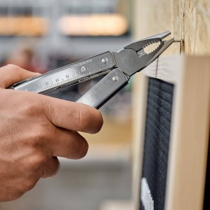 Pince multifonctions Victorinox Swiss Tool – 3.0323.N (avec étui)