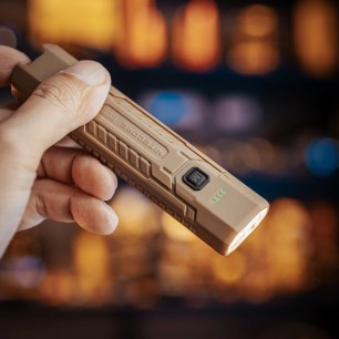 Lampe torche Nitecore EDC07 couleur : sable/désert – 1500 lumens